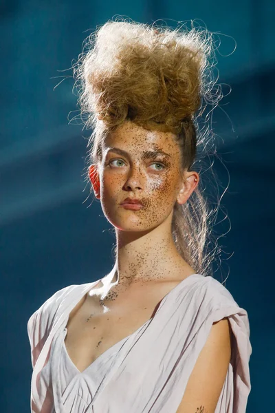 Look 32